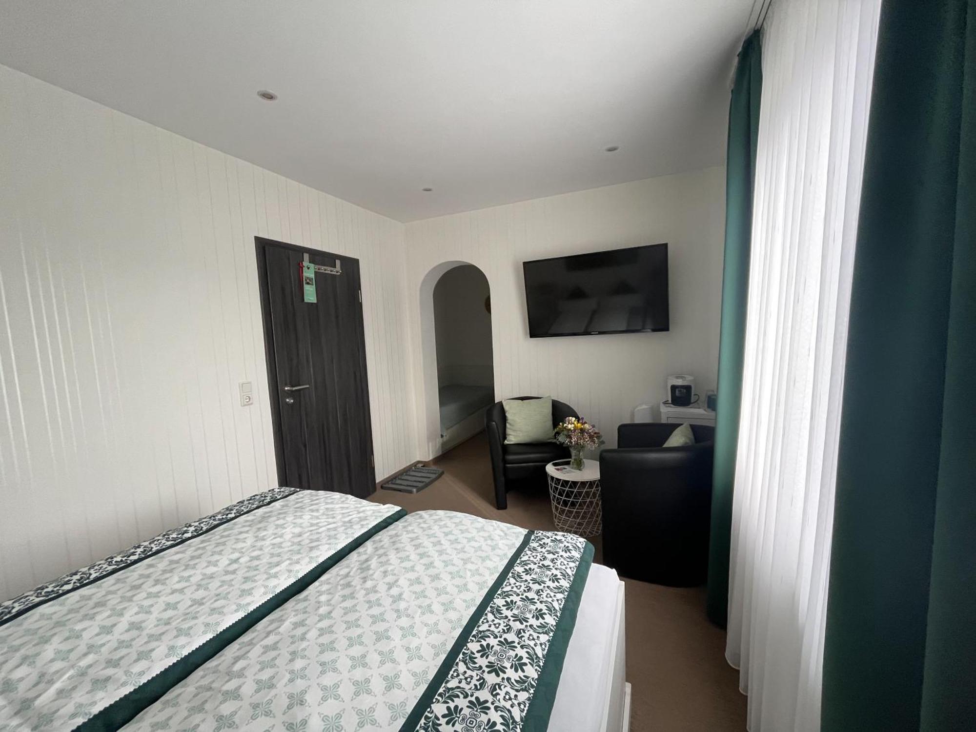 Hotel Pension Haus Talblick Edersee Hemfurth-Edersee ภายนอก รูปภาพ